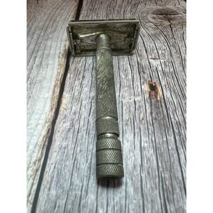 Gillette 40s Style Super Speed VTG DE Safety Razor TTO Notched Center No Date